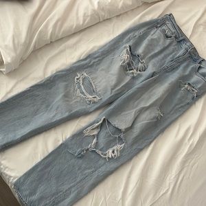 High rise distressed mom jean